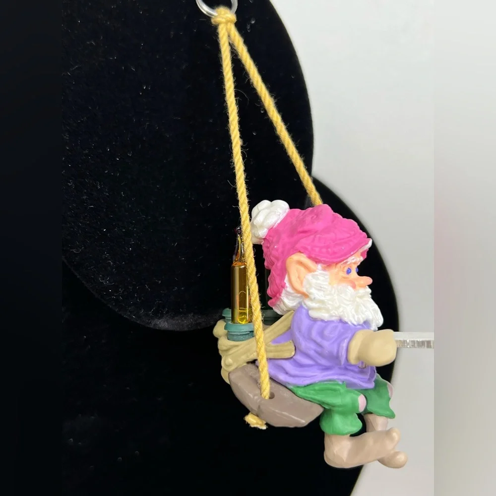 1987 Hallmark Keepsake Magic Lighted North Pole Power and Light Elf Orna…